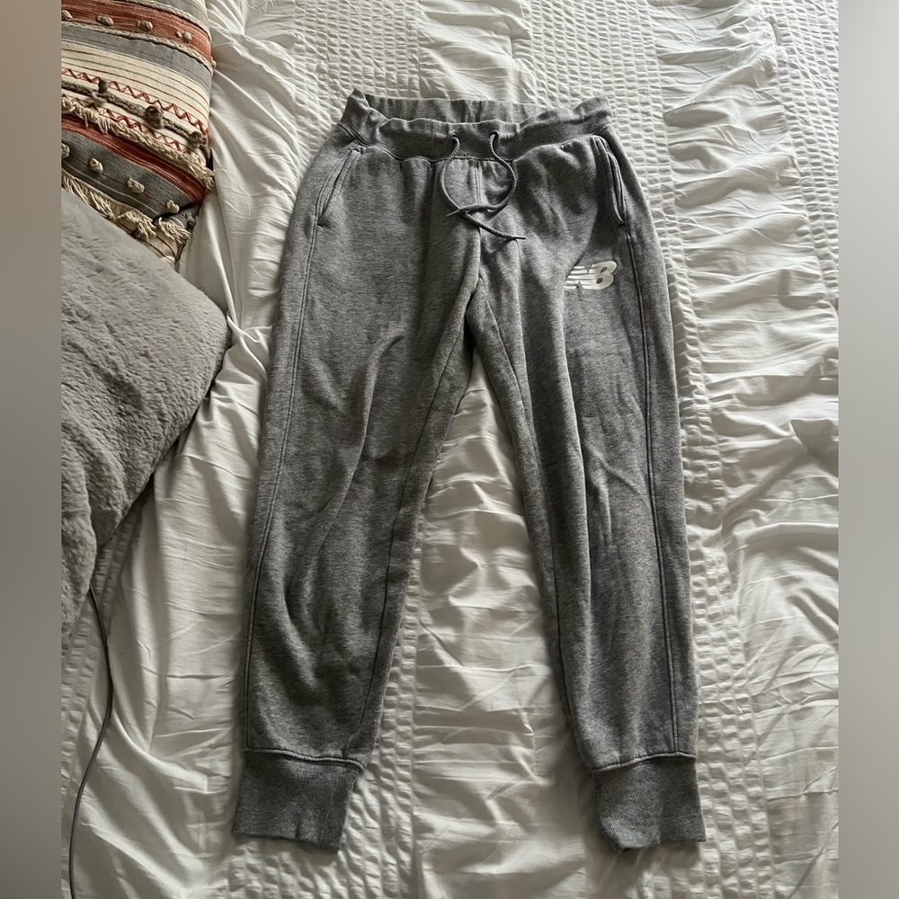 Women’s New Balance jogger sweatpants